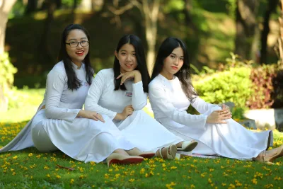 Áo dài trắng chị chị em em nét Việt [S6VOVS]