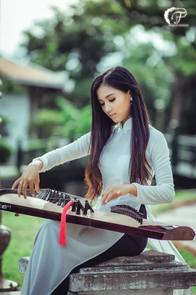 Áo dài trắng cổ kính thanh nhã [OM1T8E]