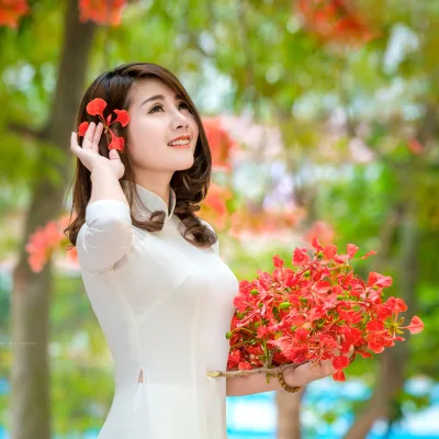 Truyền thống áo dài trắng vẻ đẹp Việt Nam hoa phượng [ZTVFRQ]