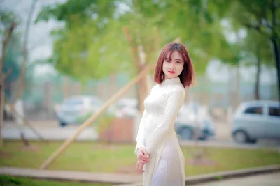 Áo dài trắng tinh khôi ấn tượng [UBH3HL]