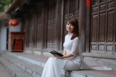 Nữ nhân áo dài trắng thanh nhã áo dài trắng [8R8CQI]