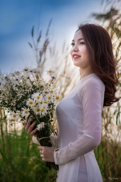 Áo dài trắng hình nền hoa thanh xuân [I4V7HF]