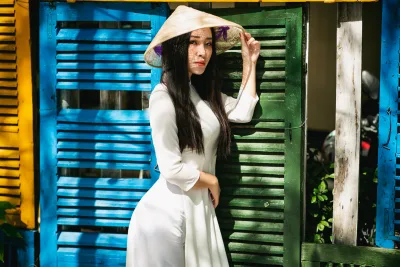 Áo dài trắng nền nã nón lá [GDHXZC]