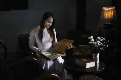 Áo dài trắng cổ kính nữ tính [F2UU2A]