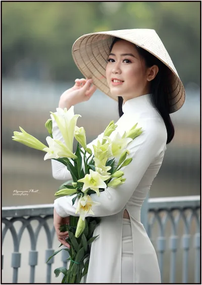 Áo dài trắng khoảnh khắc nón lá thướt tha [PZQQD2]