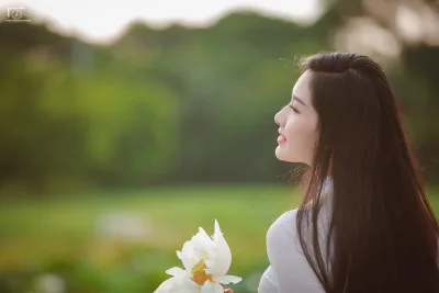 Áo dài trắng gái xinh hoa đậm chất Việt [OSRKGI]