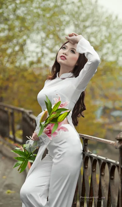 Áo dài trắng vẻ đẹp áo dài thanh lịch [2NVTYA]