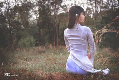 Áo dài trắng album ngồi dáng điệu đà cuốn hút [7TYDRL]