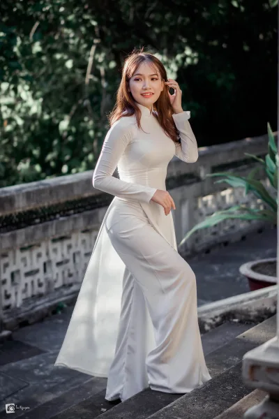 Hình nền áo dài trắng quý phái [ZW7SOP]
