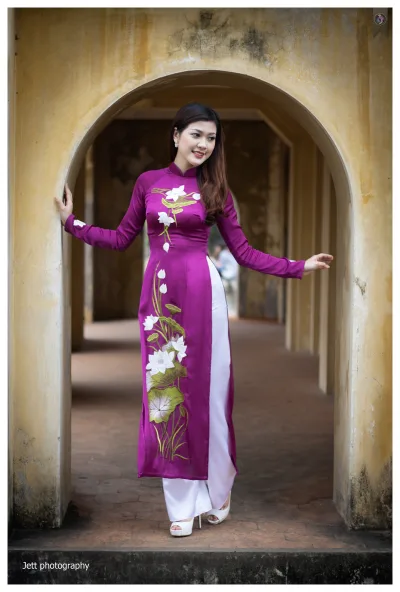 Áo dài đỏ thanh nhã [1ZT2HJ]