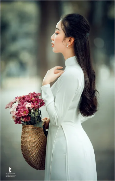 Áo dài trắng khoảnh khắc hoa tinh khôi [9JSOZM]