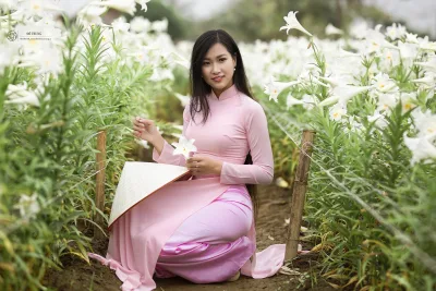 Áo dài trắng mong manh [UIE8GM]