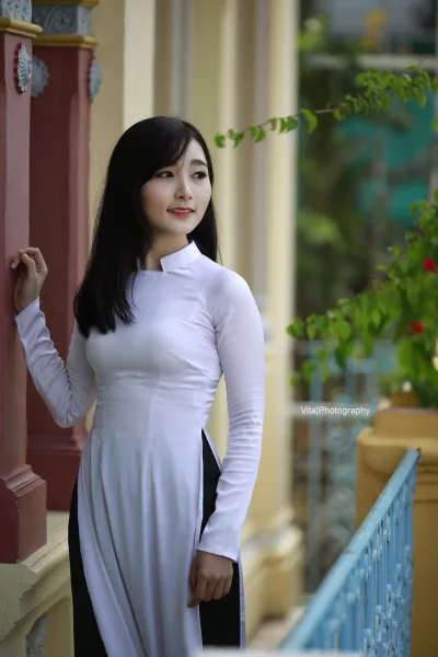 Áo dài trắng đằm thắm tinh khôi [PB6OXE]