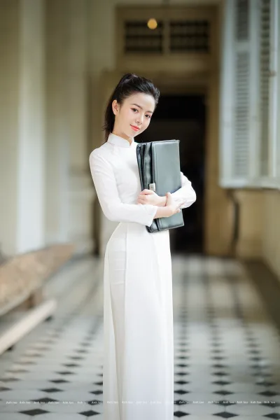 Áo dài trắng hoài cổ [QLICH8]