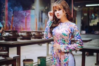 Nữ nhân áo dài họa tiết yêu kiều [W3OV5C]
