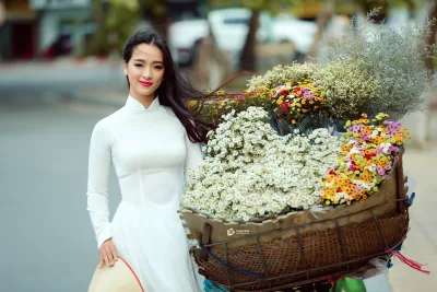 Dịu dàng áo dài trắng hoa [AWC8WN]