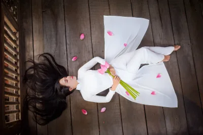 Sang trọng áo dài trắng hoa sen [KP5MAO]