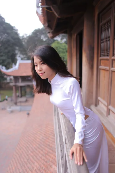 Áo dài trắng truyền thống lễ chùa [FBONCG]