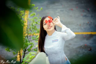 Áo dài trắng vẻ đẹp áo dài hoa thanh lịch [ILYH4B]