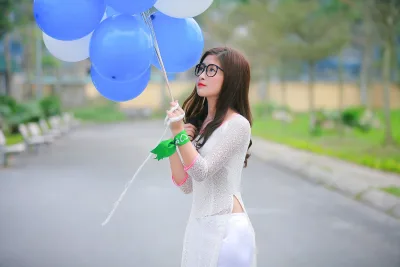 Áo dài trắng trang nhã [UE9EWI]