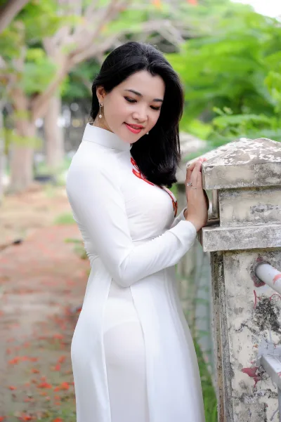 Áo dài trắng vẻ đẹp nuột hoài cổ [BNN9QG]