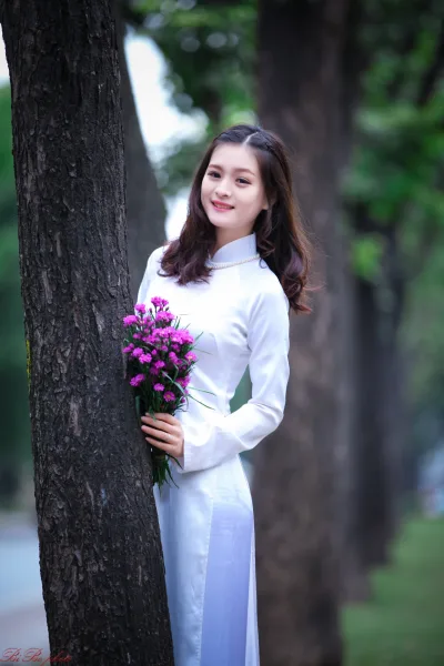 Trang nhã áo dài trắng hoa [1HM5PW]
