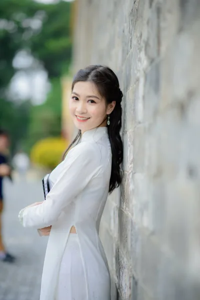 Áo dài trắng bộ sưu tập tinh khôi nền nã [7ZPBZN]
