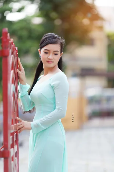 Kiêu sa áo dài xanh [VKY6OB]