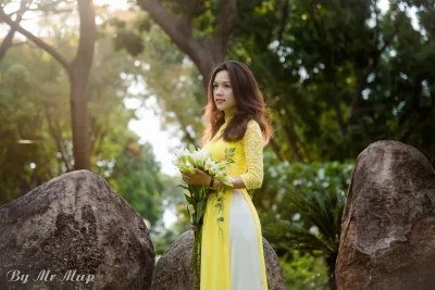 Khoảnh khắc áo dài vàng nữ tính áo dài vàng [3XHKGV]