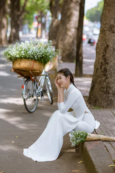 Áo dài trắng hoa cuốn hút [ILRGZI]