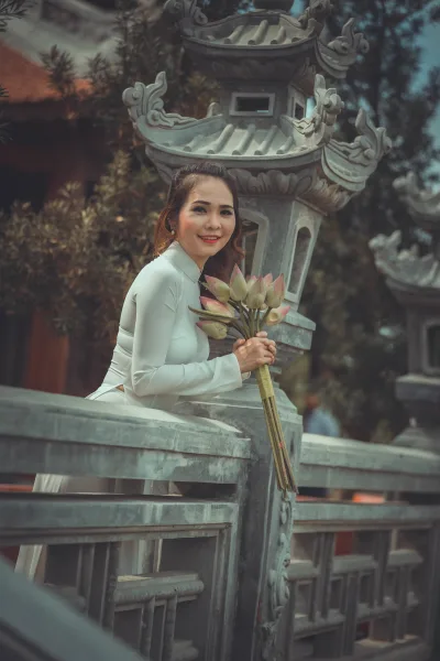 Áo dài trắng ảnh nền Yên Du truyền thống [F0AD01]