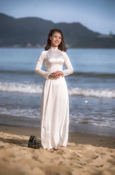Hình ảnh áo dài trắng cổ điển tinh khôi [EHZZ2P]