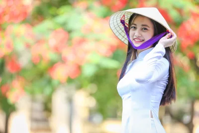 Thanh nhã áo dài trắng hoa phượng [5BWCXH]