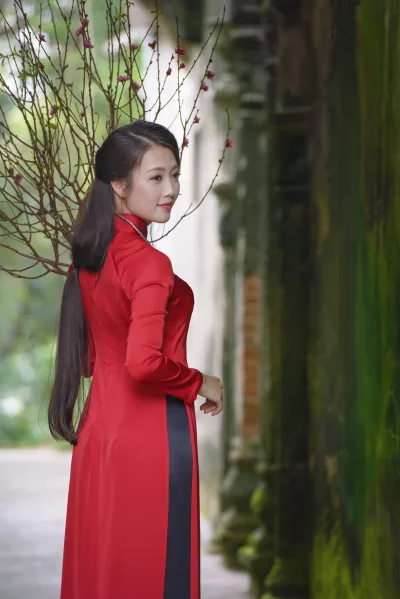 Áo dài đỏ ảnh nền nã [HRDUXL]