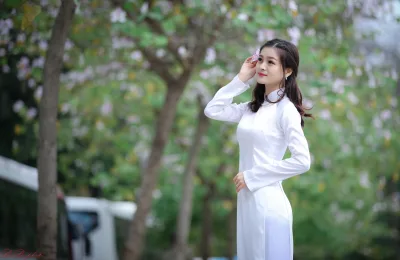 Tà áo dài áo dài trắng yêu kiều [NQQB5N]