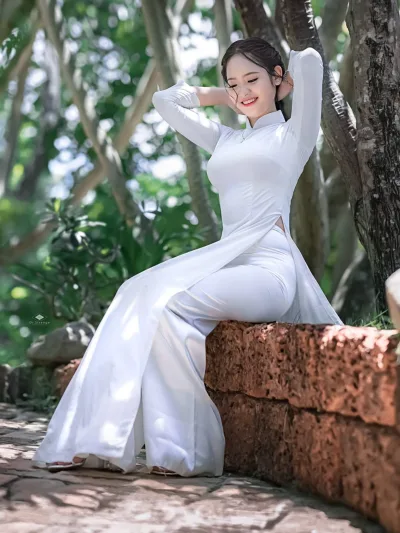 Truyền thống áo dài trắng tinh khôi [WWXGR5]