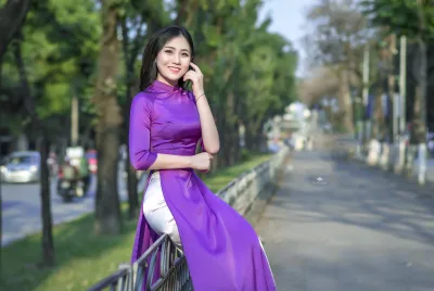 Áo dài tím nét Việt tươi tắn [2XULQ5]