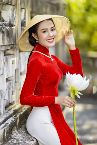 Thướt tha áo dài đỏ [OPX5MN]