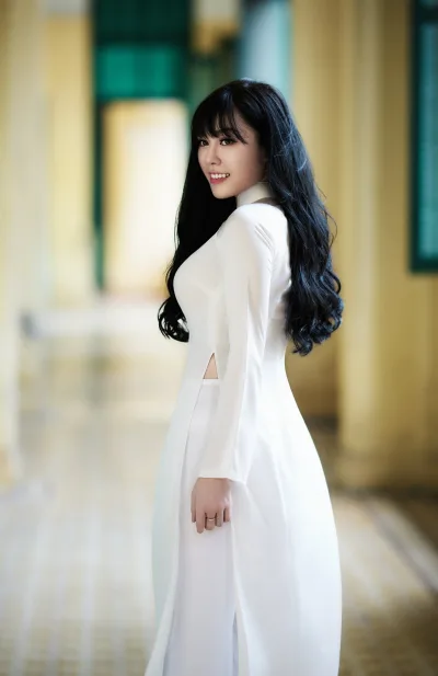 Áo dài trắng sang trọng [MVQDYX]