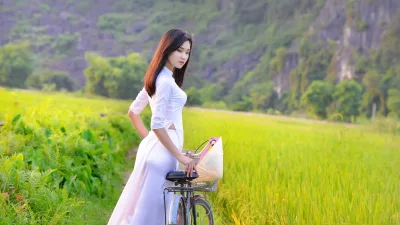 Áo dài trắng mộc mạc xe đạp [BJT1P3]