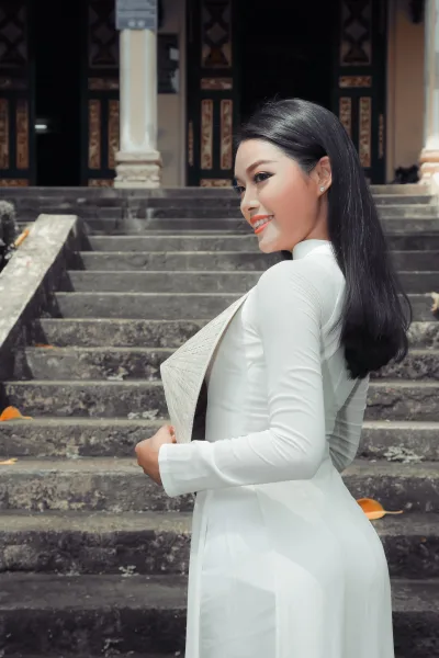 Thướt tha áo dài trắng cổ kính [LESX8A]