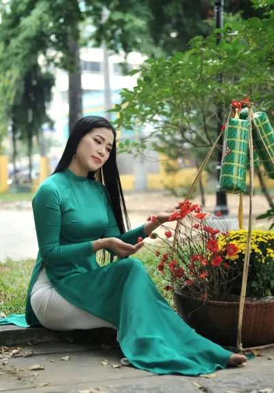 Áo dài xanh người đẹp nét Việt [MCEDML]