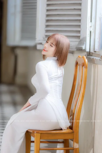 Girl xinh áo dài trắng duyên thầm áo dài trắng [UM2QKW]