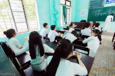 Áo dài trắng lớp học nền nã [LDJBVU]