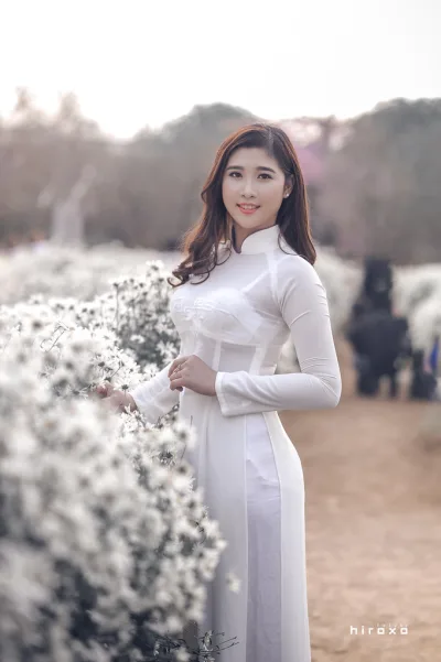 Cách tân áo dài trắng hài hòa hoa [PDONZ6]