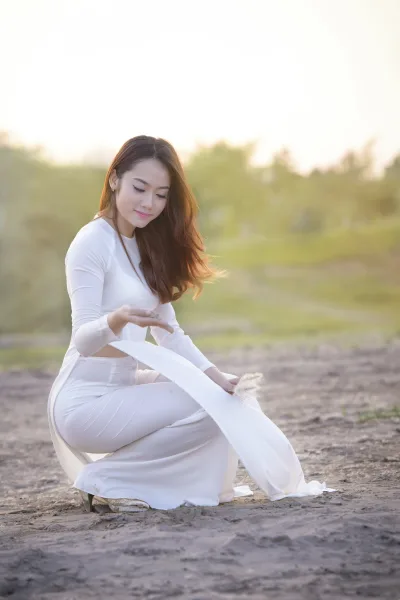Áo dài trắng cách tân áo dài trắng rạng rỡ [UV7PMU]
