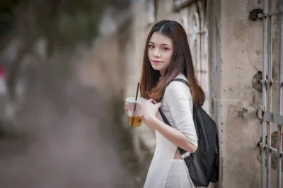 Áo dài trắng gái xinh cặp táp dịu dàng [CZNDUF]