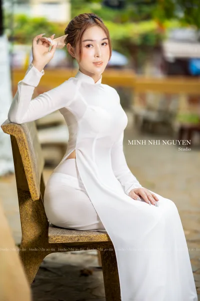 Hình nền áo dài trắng tinh khôi [3ZISZU]