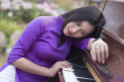 Ảnh nền áo dài tím mong manh [MLVZIA]