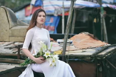 Áo dài trắng truyền thống hoa yêu kiều [BZUEFO]